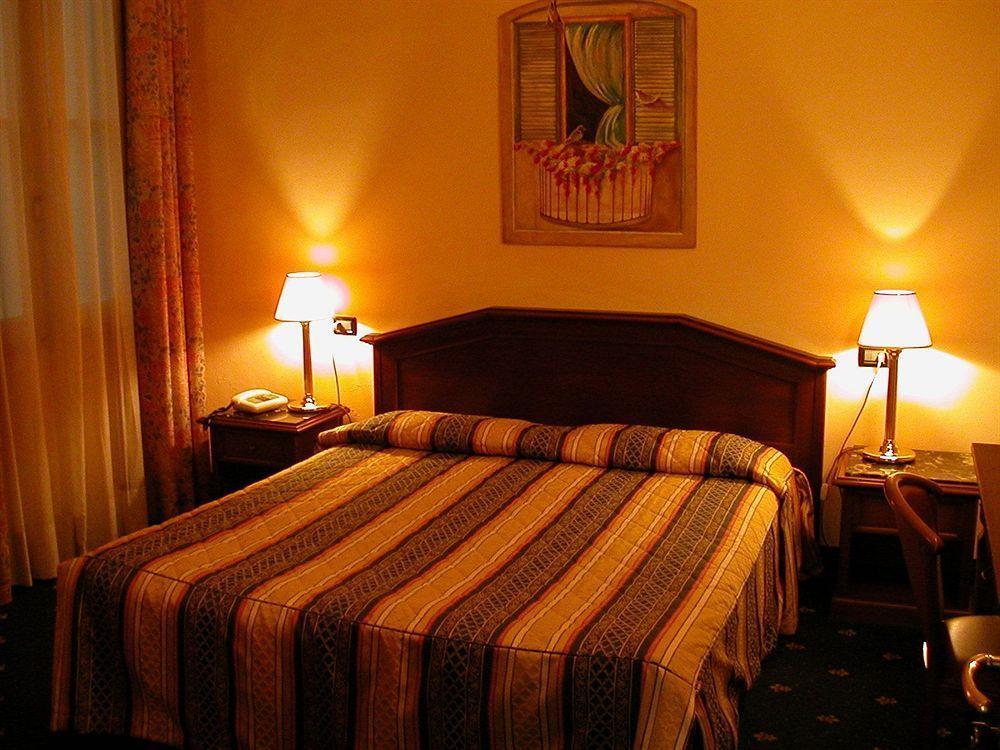 Hotel Enza Florence Luaran gambar